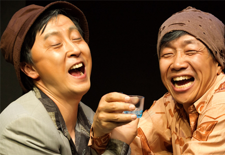 늘근 도둑 이야기 공연 사진
