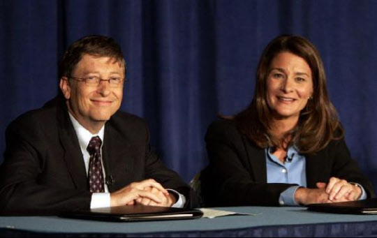 빌 게이츠와 아내 멜린다 게이츠(오른쪽)./ AP뉴시스