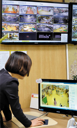 [맘 놓고 맡길 어린이집 없나요] 식당 평가하듯 어린이집 인증… 교사 자질 등 質 위주로 바꿔야