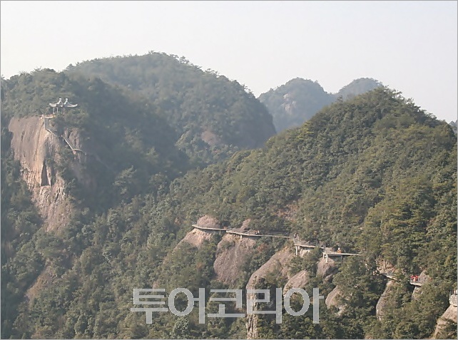 장가계와 태항산의 비경을 합쳐 놓은 '신선거(神仙居)'