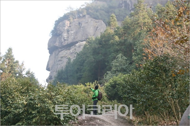 장군암