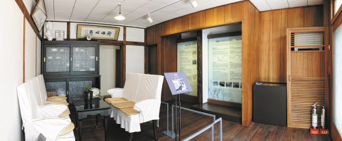 
	������ ������ �� ����� �Ŵ絿 ���� �����ǿ� ������ ���̺��� ���� 7���� ���� �ִ�./���ý�
