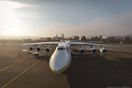 AN-225