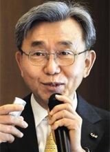 "한국 대학들 오만에 빠져… 교수들 기득권 버려야"