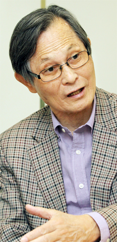 현길언 전 한양대 교수는 “4·3 희생자들은 대부분 이념 때문이 아니라 유격대와 진압군 사이에서 쫓겨 다니다 희생된 피해자들이다. 이들을 대한민국 정부 수립을 반대하는 투쟁에 나선 전사(戰士)처럼 묘사한 것은 역사적 사실과 다르다”고 했다.