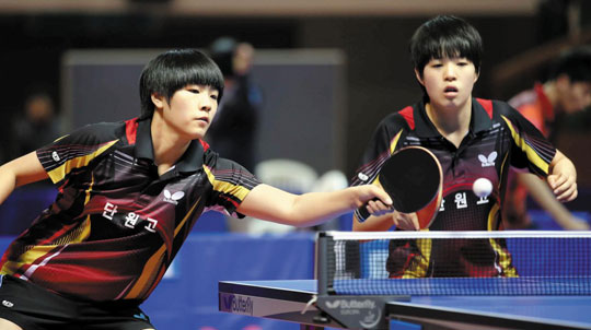 
	�Ȼ� �ܿ����� �ڼ���(���ʡ�3�г�)�� 16�� �����(2�г�)�� ¦�� �̷� ������ ������������������ ������ ��ü�� �ذ�� ���İ�⿡�� ����� ���� �޾Ƴѱ�� �ִ�.
