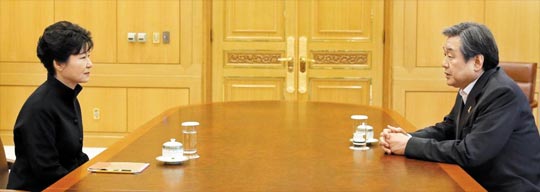 
	�ڱ��� ������� 16�� ���� ������ ������ �� û�ʹ뿡�� �������� �蹫��(������) ��ǥ�� ���� ������ ����Ʈ �Ĺ� �� ���ȿ� ���� ����ϰ� �ִ�. �� ������� ��û���� �̷��� �̳� ȸ���� ���� �������� 40�а� �̾�����.
