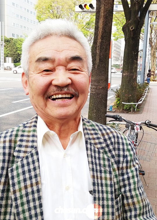 다나카 히로시 선생은“일본이 점점 더 이상해지면서 나는 더욱‘마이너’가 되고 있다”고 말했다.