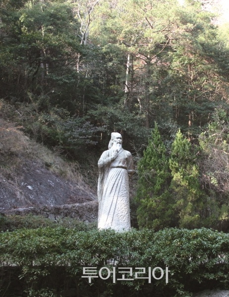 자연이 빚은 예술…시시각각 변하는 '안탕산' 절경 일품