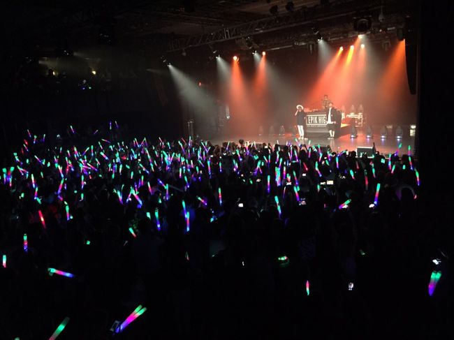 http://news.chosun.com/site/data/html_dir/2015/06/15/2015061501632.html 에픽하이 뉴욕 콘서트, 플래시몹+앙코르공연까지