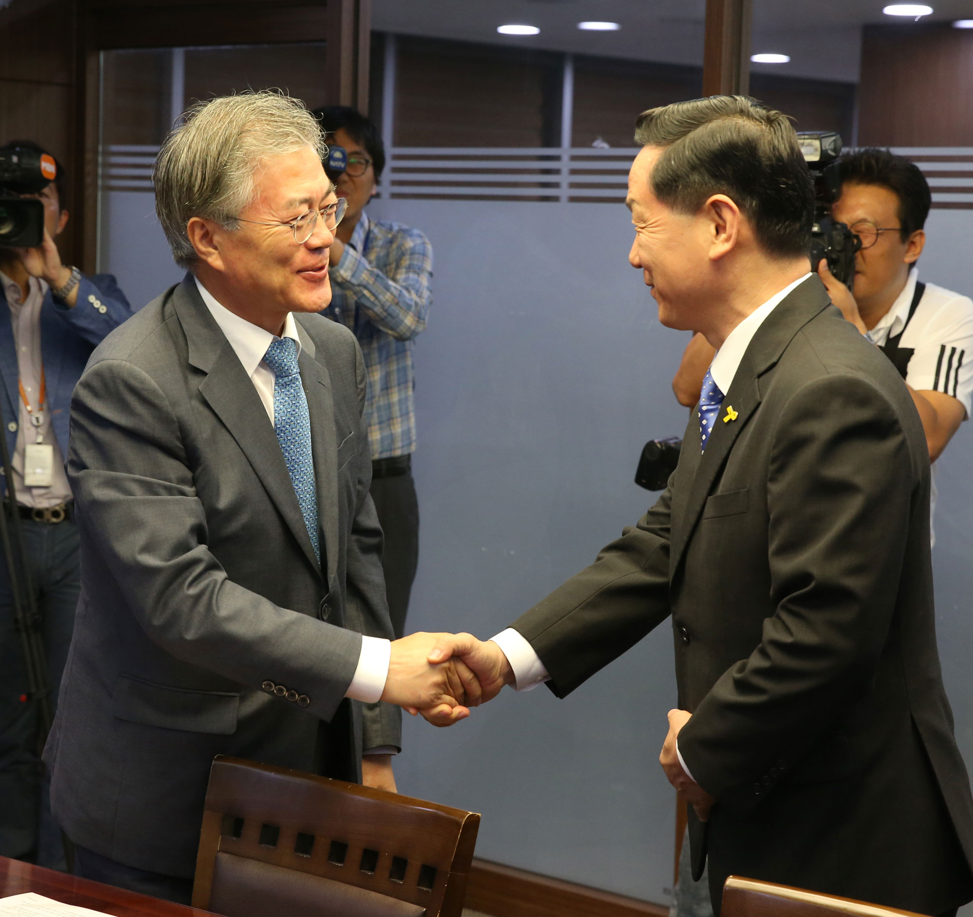 작성: 한국 네티즌본부