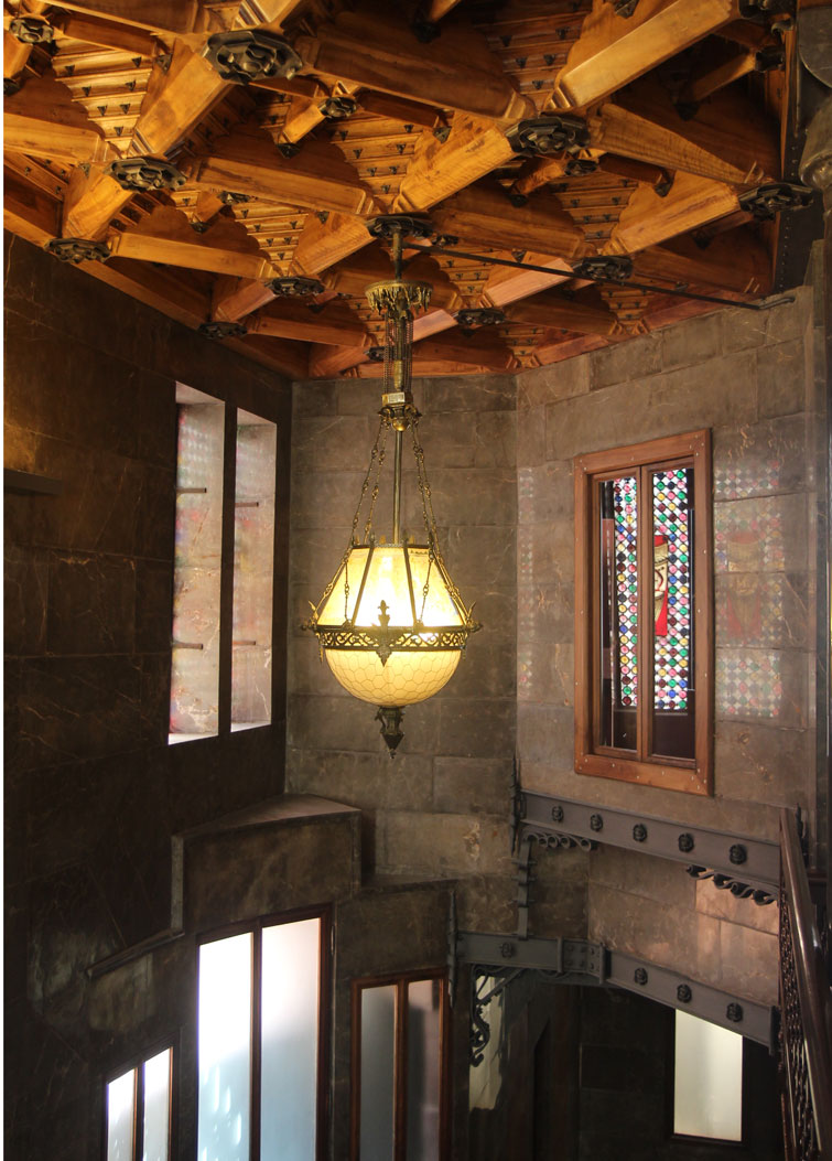 천재 건축가 '가우디' 후원… 바르셀로나 빛내다