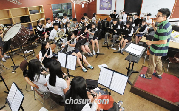 자퇴생 67명서 0명… 기적 부른 高校 오케스트라