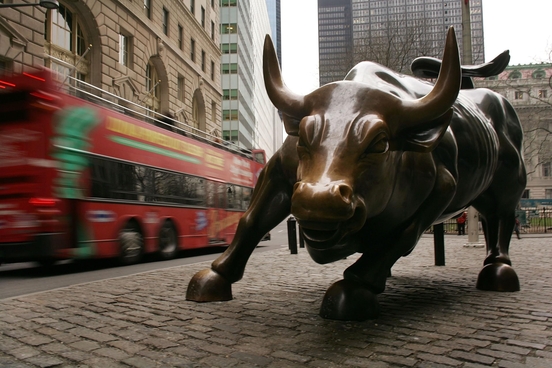  뉴욕증권거래소(NYSE) 부근에 있는 월스트리트의 상징 황소상/블룸버그 제공