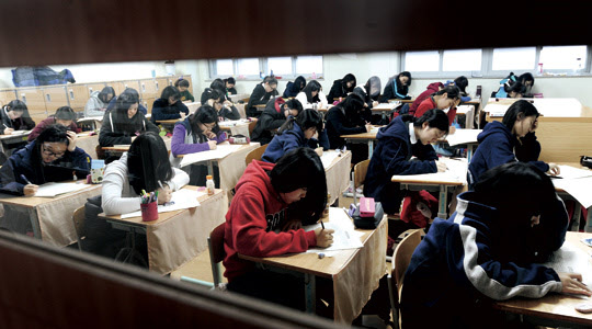 2018 수능부터 '영어 절대평가'…中때 영어 조기 사교육 거세질 듯