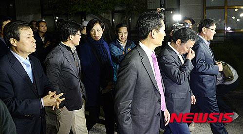 교육부, '국정화 비밀 TF' 운영했다?…野 교문위원들 사무실 기습 방문