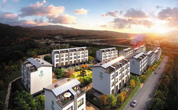 광교산 자락에 위치한 도심형 테라스하우스 ‘용인 아이비힐’.