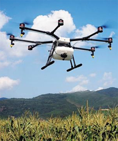 DJI가 지난 27일 공개한 농업용 드론 ‘애그리 MG-1’. 농경지(農耕地)에 농약이나 씨앗을 뿌리는 데 사용되는 드론이다. 