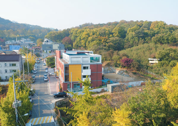 지하철 4호선 선바위역 인근 제2종 주거지역에서 분양되는 토지.