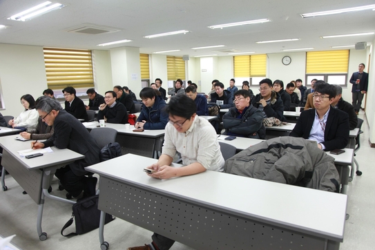 조선비즈가 29일 ‘가상현실의 부상과 한국의 전략’이라는 주제로 개최한 세미나에서 참석자들이 전문가 강연을 경청하고 있다. / 조선비즈 DB