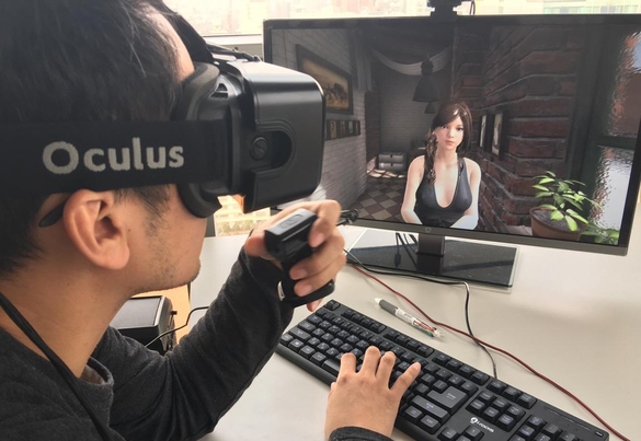 볼레크리에이티브 개발자가 VR 기기를 착용한 뒤 가상 연애 게임의 프로토 타입을 소개하고 있다. /박성우 기자