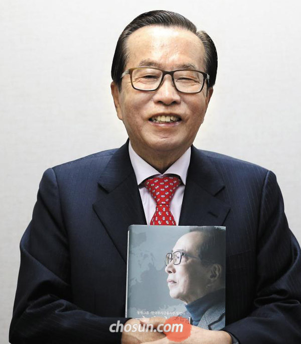 김재철 회장은 배우 강동원의 별명이 '강참치'라는 걸 아느냐는 질문에