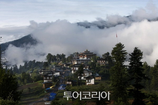 베일에 감춰진 이상향 '부탄' ①…불교성지 '파로'