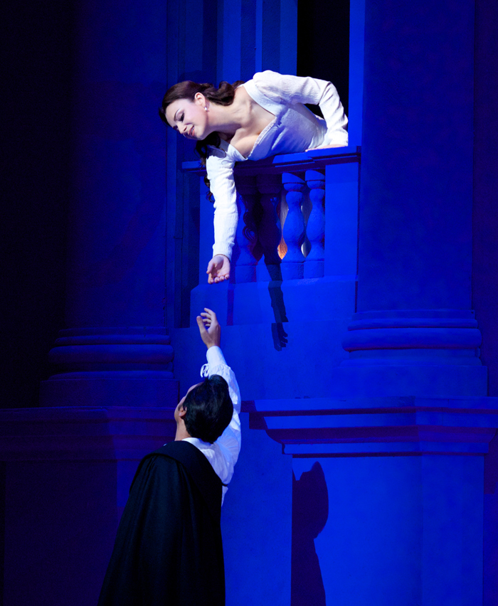 2014년 예술의전당에서 열린 국립오페라단‘로미오와 줄리엣’.