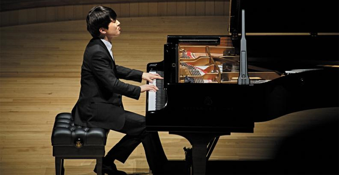 3일 독주회에서 쇼팽 발라드 등 연주한 조성진.