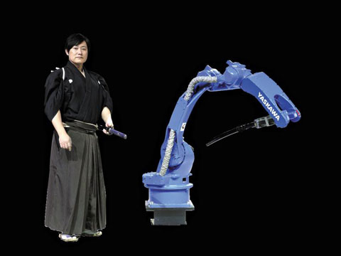 세계 4대 산업용 로봇회사인 일본 야스카와 전기가 지난 2015년 창립 100주년을 기념해 진행한 ‘야스카와 무사도(武士道) 프로젝트’의 한 장면.