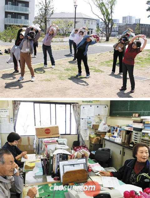 지난달 14일 일본 지바현 가시와시(市)에 있는 임대주택단지 ‘도요시키다이’ 내 운동장에서 ‘입주민 걷기 행사’에 참가한 노인들이 체조를 하고 있다(위). 같은 날 단지 내 주민자치센터 사무실에서 단지 입주민인 직원들이 근무를 하고 있다(아래).