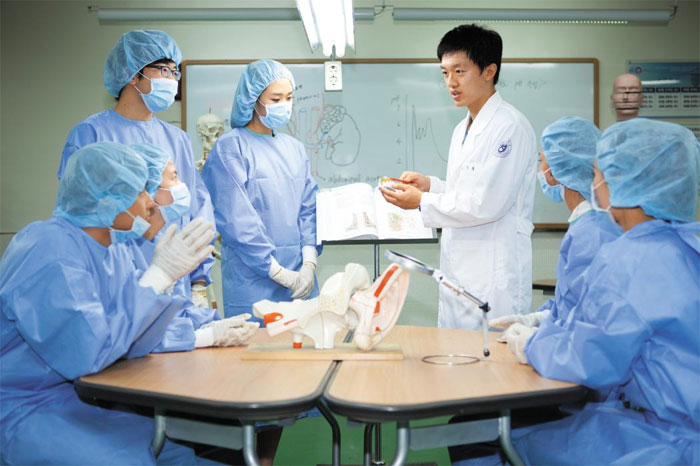 의대 전환 효과… 입학문 넓어지고, 학종 선발 는다