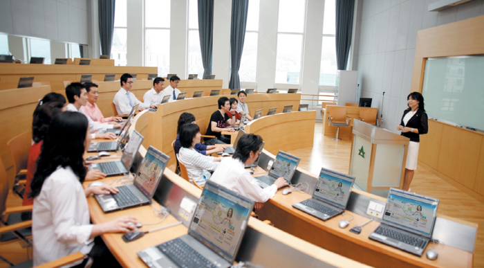 맞춤 학기제로 빠른 졸업… 자격증반 운영