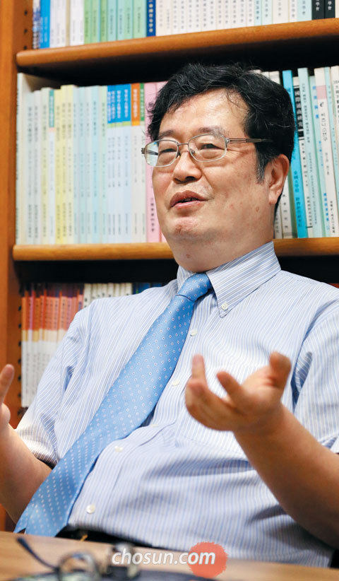 한국4차산업혁명학회 초대 회장을 맡은 정창근 동국대 교수는“4차 산업혁명 시대에 걸맞은 교육 시스템 구축에 앞장서겠다”고 말했다.