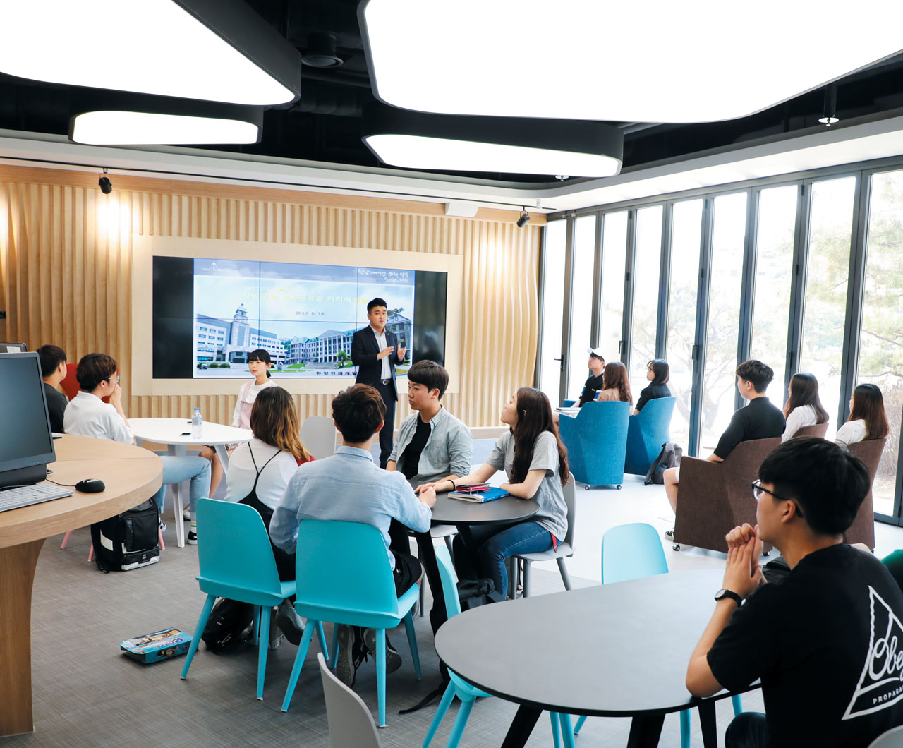 강의실 안팎, 혁신을 채우다