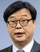 "교육부가 공약 맞추려고 눈치보다 우왕좌왕한 결과"