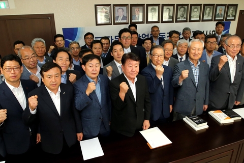 한국자동차산업협동조합이 완성차업체 판매 부진, 통상임금 판결 등으로 어려움을 겪고 있다며 호소문을 냈다./한국자동차산업협동조합 제공
