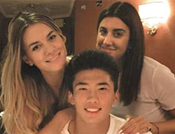 북한 축구 스타 한광성이 인스타그램에 올린 생일 파티 사진. 친구로 보이는 여성들과 함께 했다.