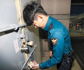 "시험지 일주일간 잘 보관할 것"