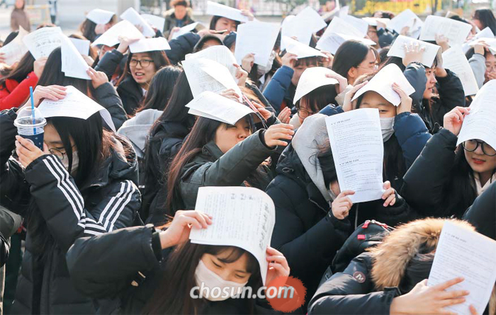 포항 수능 시험장 지진계 설치… 진도따라 대피 결정