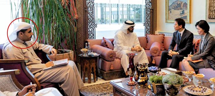 Áö³ 10ÀÏ(ÇöÁö ½Ã°¢) ¾Æ¶ø¿¡¹Ì¸®Æ®(UAE) ¼öµµ ¾ÆºÎ´ÙºñÀÇ ´ëÅë·É±Ã¿¡¼ ÀÓÁ¾¼®(¿À¸¥ÂÊ¿¡¼ µÑ°) û¿Í´ë ´ëÅë·É ºñ¼½ÇÀåÀÌ ±¹Á¤ ÃÑÃ¥ÀÓÀÚÀÎ ¹«ÇÔ¸¶µå ºó ÀÚÀÌµå ¾Ë ³ªÈå¾á(¿ÞÂÊ¿¡¼ µÑ°) UAE ¿Õ¼¼Á¦¿Í Ä®µÐ Ä®¸®ÆÄ ¾Ë ¹«¹Ù¶óÅ©(»¡°£ ¿ø) UAE ¿øÀڷ°ø»ç(ENEC) ÀÌ»çȸ ÀÇÀåÀ» ¸¸³ª°í ÀÖ´Ù.