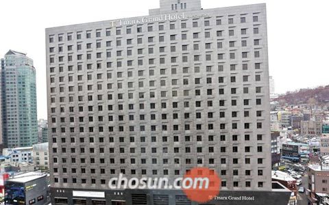 지난해 6월 서울 중구 퇴계로에 문을 연 하나투어가 운영하는‘티마크그랜드호텔 명동’.
