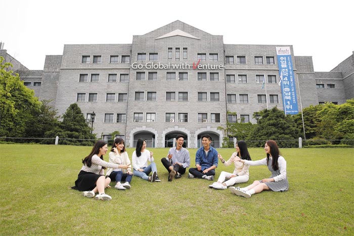 호서대는 45개 모집단위 내 총 62개 학과로 세분화한 전공 심화 교육을 진행한다.