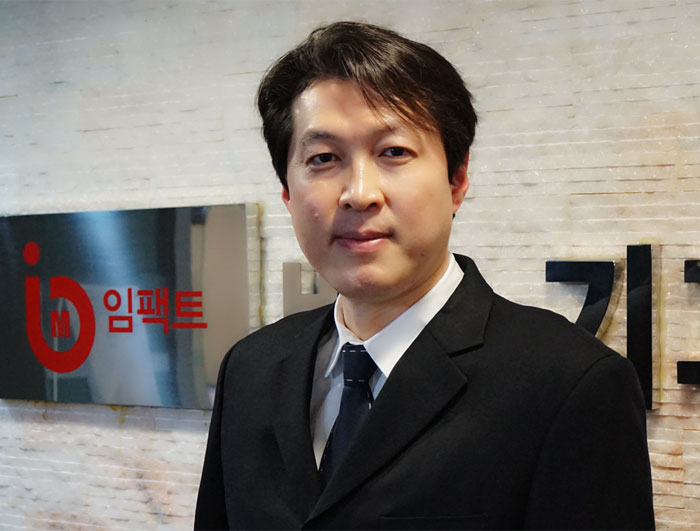 조루 수술 분야 전문가인 이경구 임팩트 비뇨기과의원 원장.