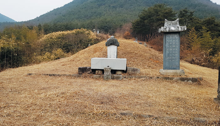 김극뉴의 딸과 그 사위 정광좌의 무덤