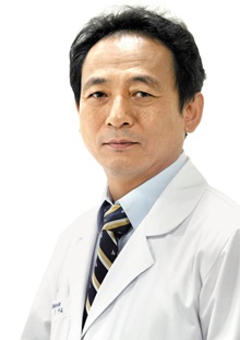 非수술 치료술 'FIMS' 개발한 안강 원장.