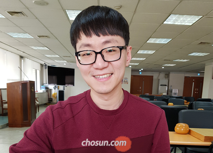 어린 시절부터 초속기로 유명했던 박진솔. 그는 오는 12일 열릴 김지석과의 GS배 8강전에 대해 “내 승산은 20% 정도”라면서도 전의를 불태우고 있다.