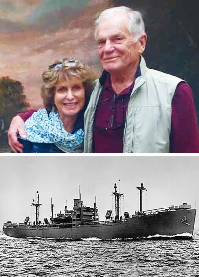 위 사진은 메러디스 빅토리호 승조원이었던 벌리 스미스(오른쪽)씨와 그의 아내.