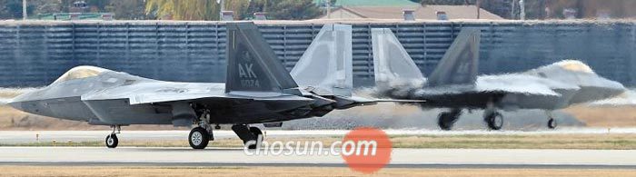 작년 12월 한·미 연합 훈련에 참가한 미 전투기 F-22 모습.