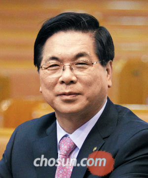 이영훈 담임목사는 “여의도순복음교회는 처음부터 지금까지 교인 대부분이 서민들”이라며 “앞으로도 서민들에게 희망을 주는 교회가 되겠다”고 말했다.